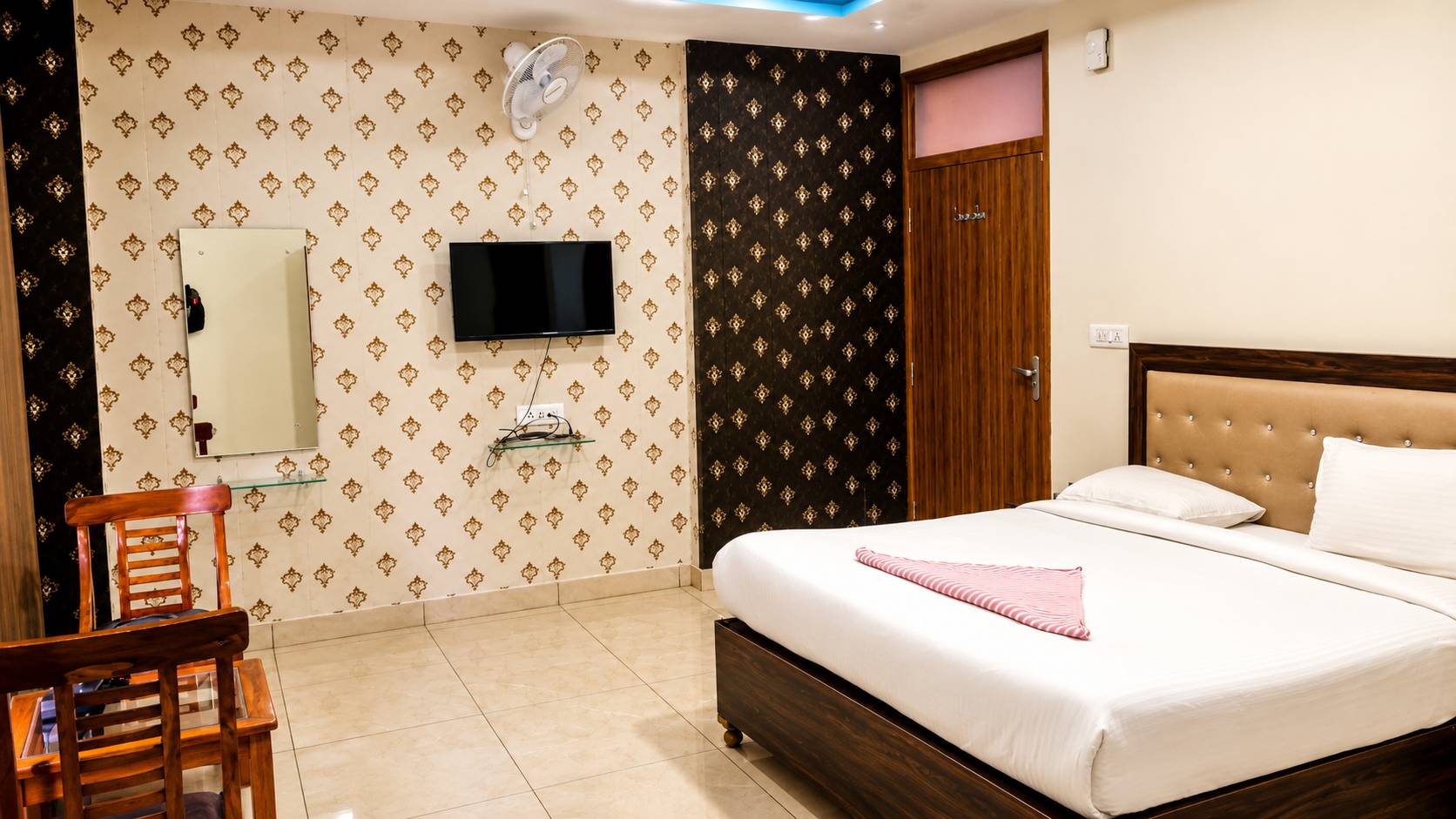 Super Deluxe Room